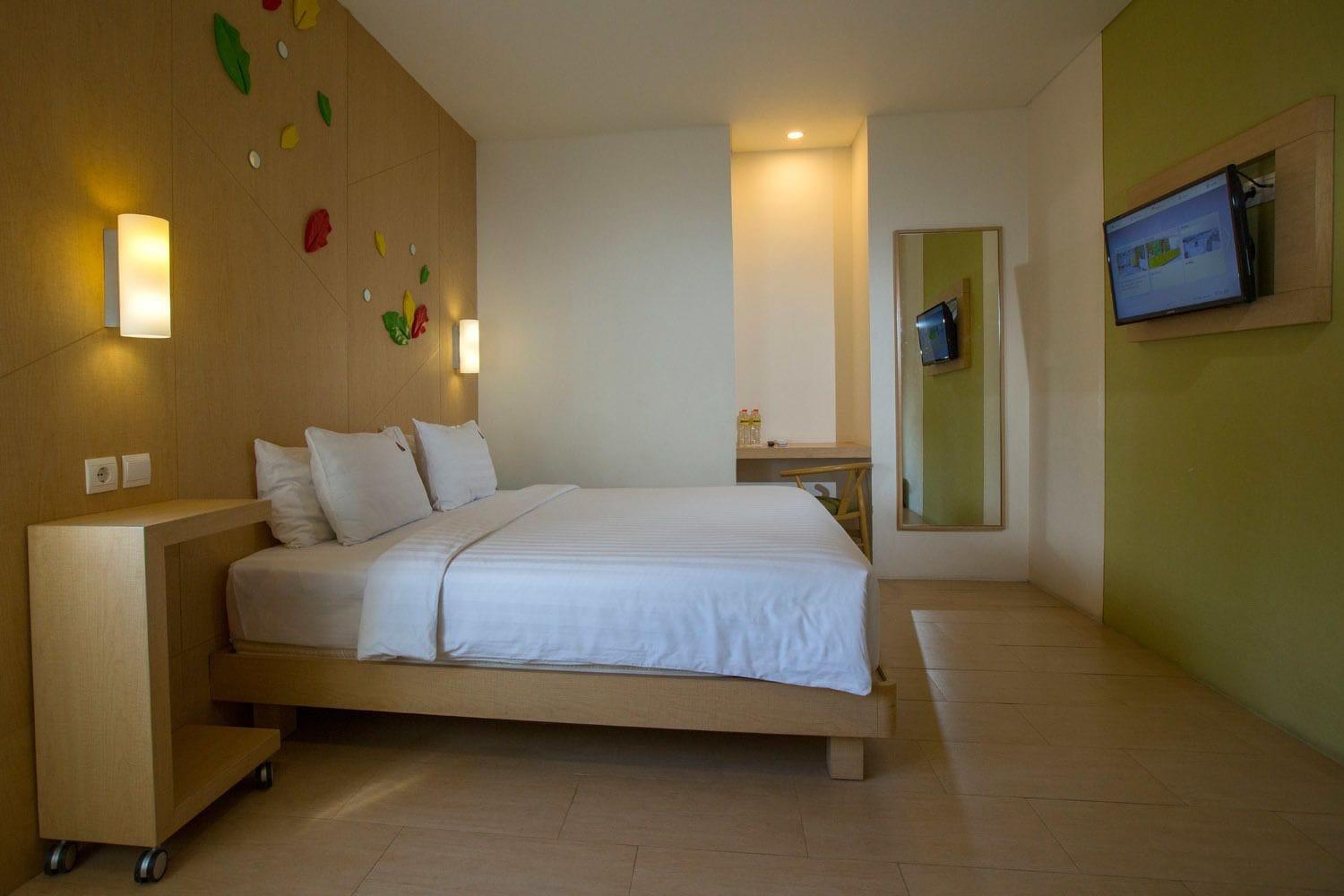Ascent Hotel & Cafe Malang Exterior foto